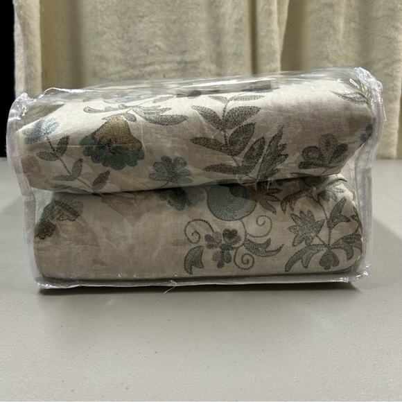 Pottery Barn Lilah Suzani Duvet Cover King / Cal King Floral Embroidered NEW - Picture 5 of 7
